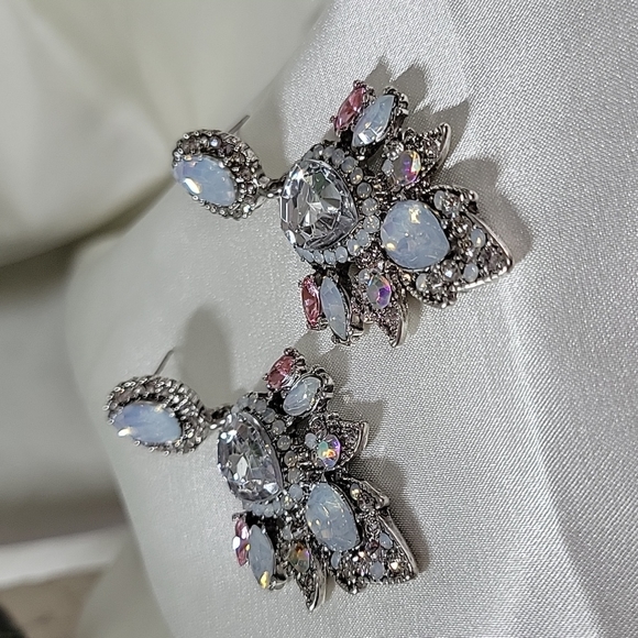 Stunning High Glam Teardrop Rhinestone Dangle Earrings - Picture 6 of 7